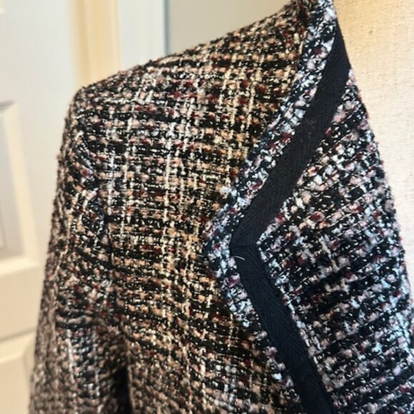 Brand new Banana Republic Jacket, Size XS - Picture 3 of 11